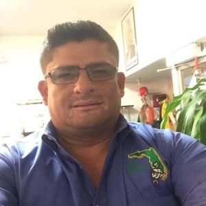 Meet your Posher, Javier